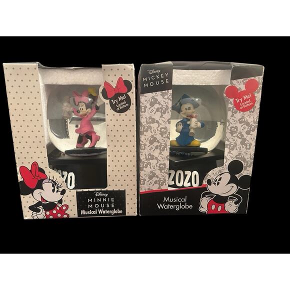 Disney‎ Mickey & Minnie Mouse in Cap & Gown 2020 Grad Boxed Musical Water Globes - Picture 1 of 6